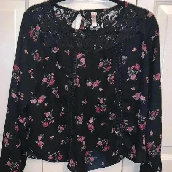 Xhiliration Women’s Medium Floral Blouse - Picture 1 of 2